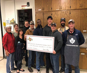 Clow Canada team volunteers at local food bank